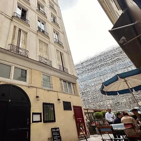Duplex Atypique Avec Terrasse Au Coeur De *
