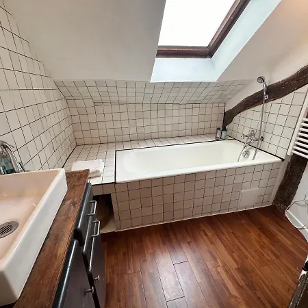 Duplex Atypique Avec Terrasse Au Coeur De